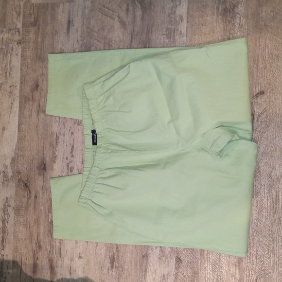 Pull on pants - Picture 1 of 3